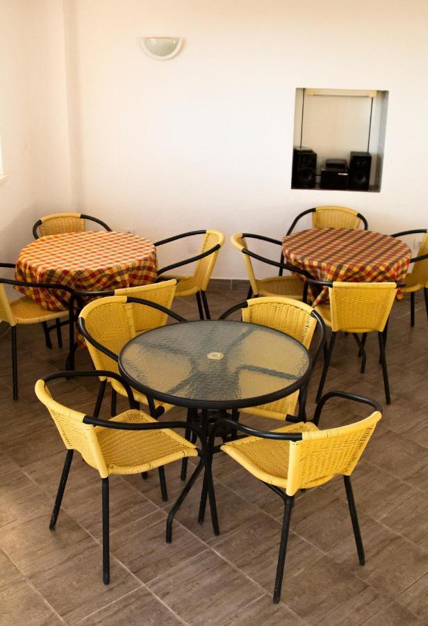 Hostel "Kraljica Snezna " Sutomore Extérieur photo