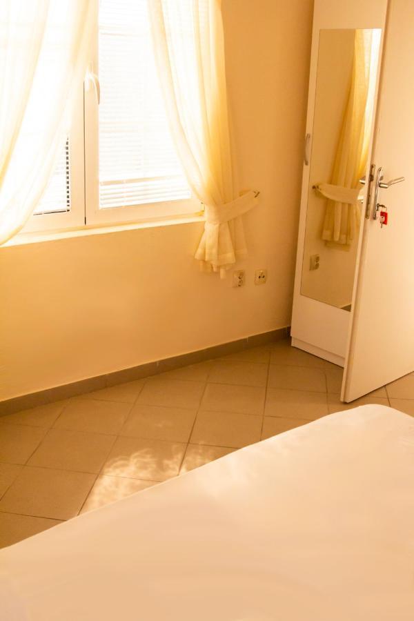 Hostel "Kraljica Snezna " Sutomore Extérieur photo