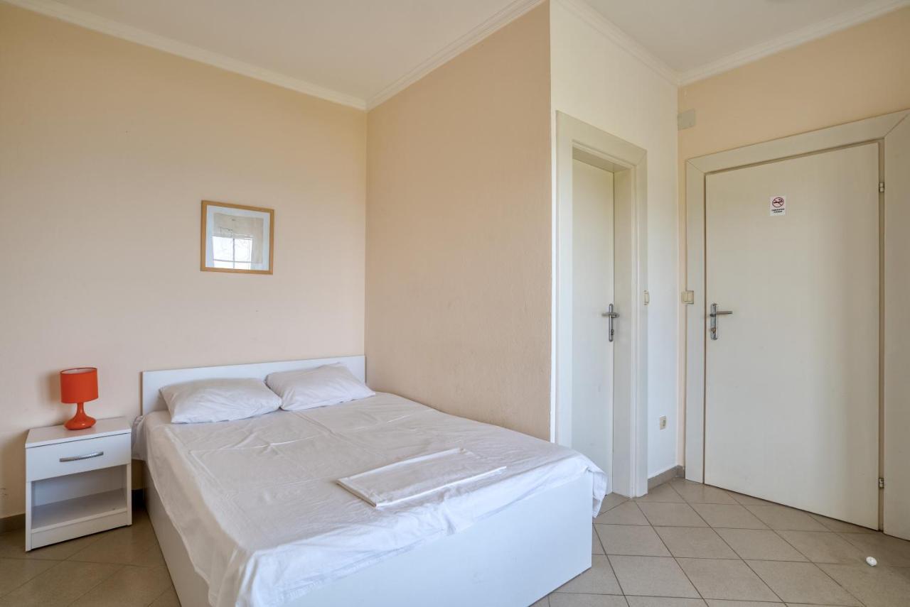 Hostel "Kraljica Snezna " Sutomore Extérieur photo